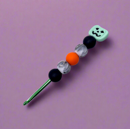 Green jack-o’-lantern Crochet Hook