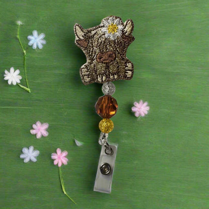 Highland Cow with Daisy Badge Reel